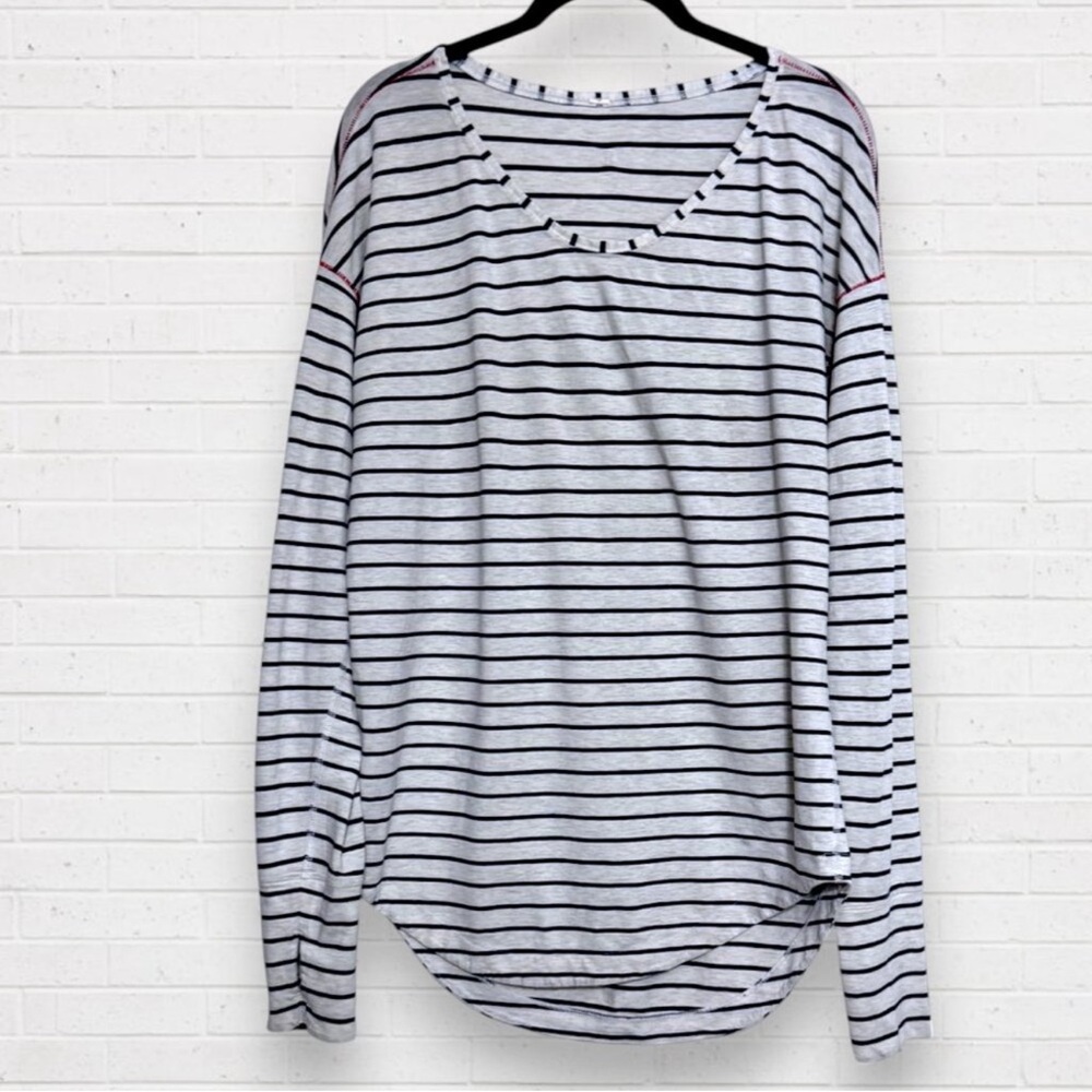 LULULEMON Navy Blue & White Stripe Red Stitching Long Sleeve Thumb Holes Top 12